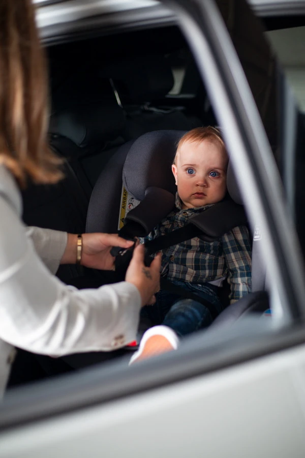 Ding Cruz Dark Grey 360° Isofix Autostoel 0-36kg DI-101920 14 Ding Cruz Dark Grey 360° Isofix Autostoel 0-36kg DI-101920 - Image 12