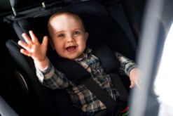 Ding Mace Red 360° I-Size Autostoel 0-36kg DI-111918 -Baby Verkoop di 111917 lifestyle 03 2