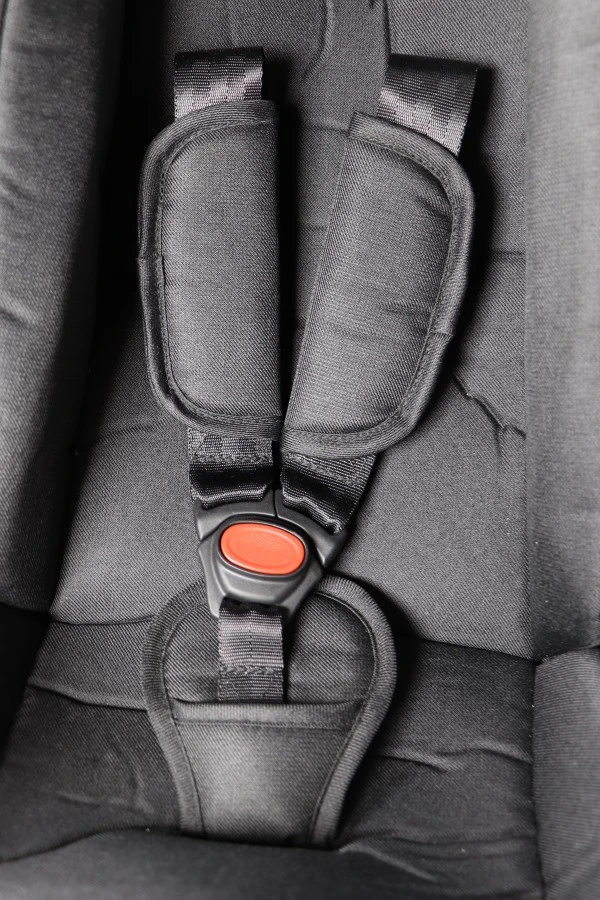 Ding Fenix Black/Rose Autostoel 0-13kg 8 Ding Fenix Black/Rose Autostoel 0-13kg - Image 6