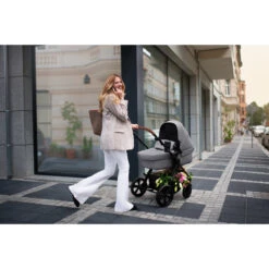 Kinderkraft A-Tour Light Grey 3-in-1 Kinderwagen Incl. Autostoel KSATOU00LGR3000 -Baby Verkoop kinderkraft a tour kinderwagen sfeerfoto 1
