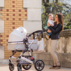 Lorelli Lora String Dots 3-in-1 Combi Kinderwagen Incl. Autostoel 1002128-2115D -Baby Verkoop lorelli lora string dots 3 in 1 combi kinderwagen incl. autostoel 1002128 2115d 1