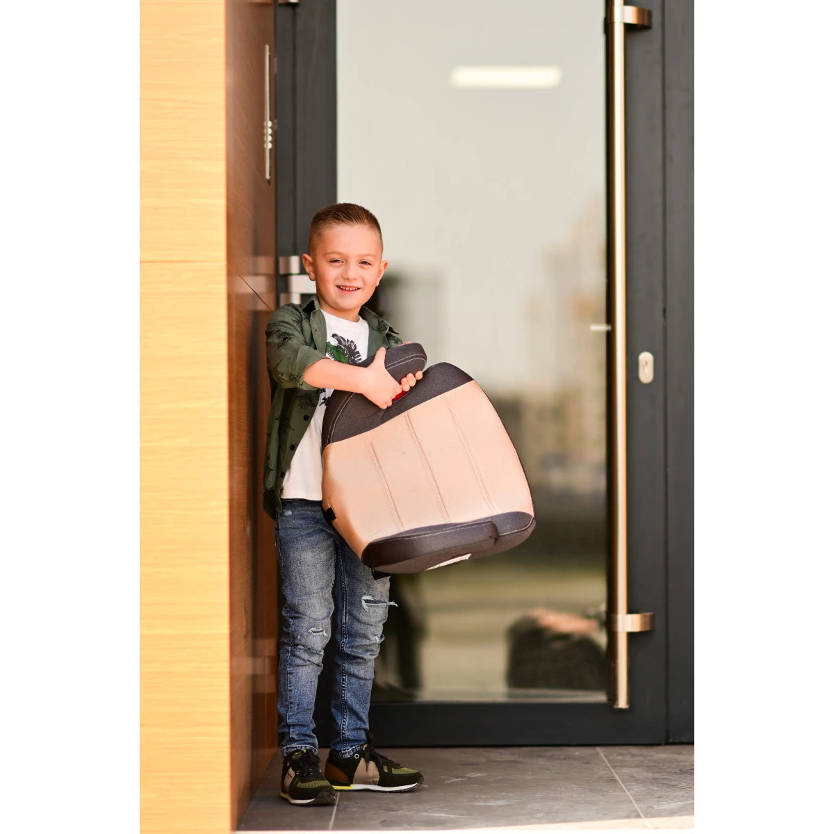 Lorelli Travel Luxe Grey & Black 15-36 Kg Isofix Booster 1007134-2348 8 Lorelli Travel Luxe Grey & Black 15-36 Kg Isofix Booster 1007134-2348 - Image 6